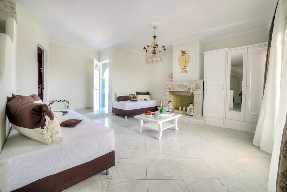 Pantheon Hotel Agios Georgios  Exterior photo