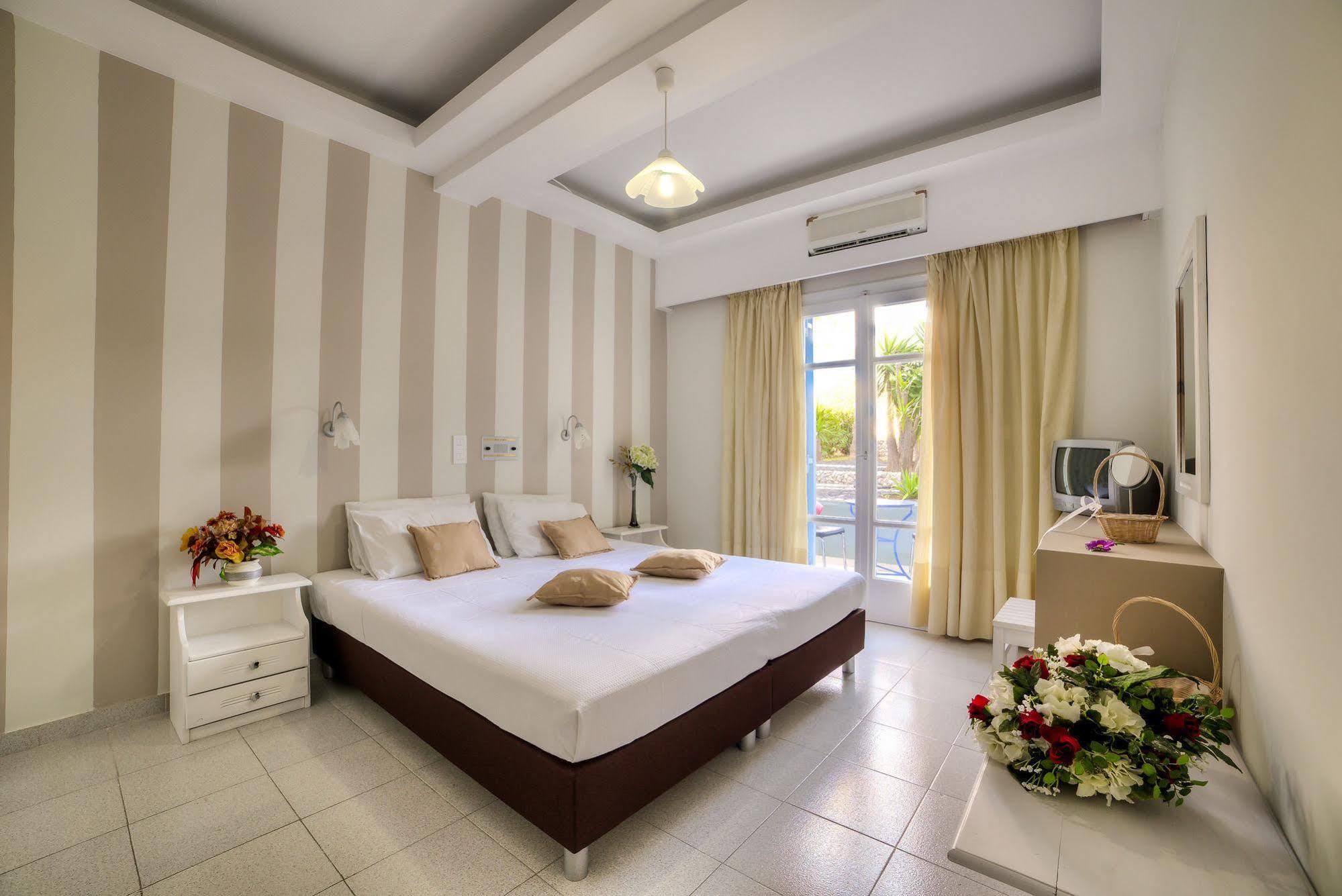 Pantheon Hotel Agios Georgios  Exterior photo