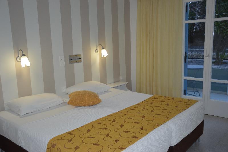 Pantheon Hotel Agios Georgios  Exterior photo